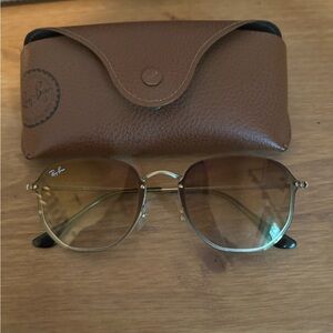 RAY BAN Women’s Sunglasses